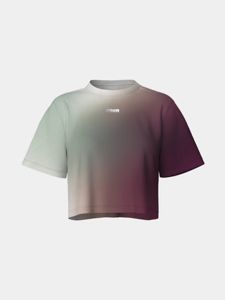 Classic-fit tee in a plum gradient, combining comfort and performance for studio sessions and everyday activities.